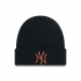  New Era Adult League Essentials New York Yankees Cuff Beanie  -  